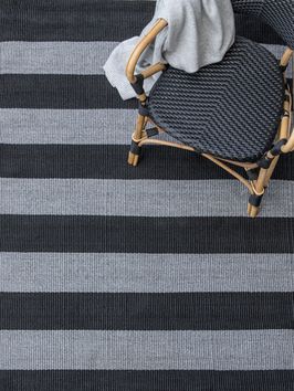Mihran-Kilims-GardenNegroYGris-Kilim-1