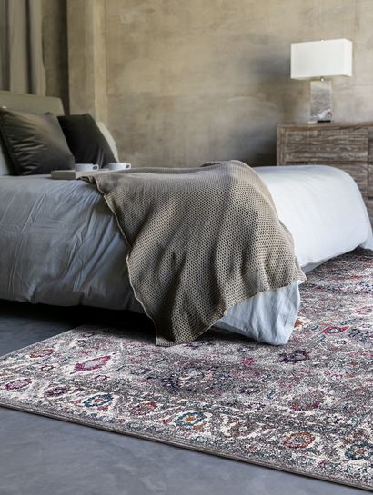 Mihran-Alfombra-ZEN-FLORAL-GRIS-PeloCorto-00-2