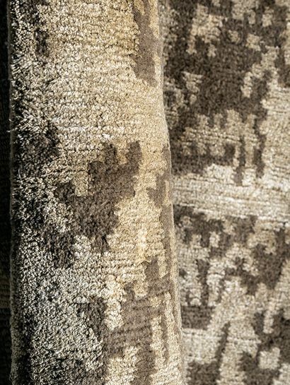 Alfombra-fina-abstracta-TIBETANA-MUSGO-250X300-Mihran-01