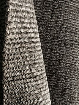 Alfombra-de-exterior-gris-OUTDOOR-PLANE-GREY-Mihran-1