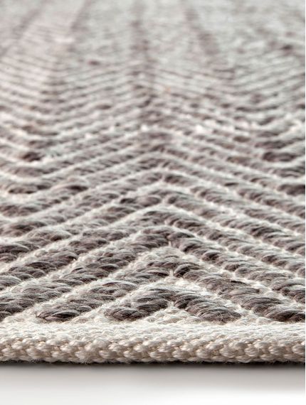 Mihran-Textura-TejidaZigZagLightGrey-Alfombra-04