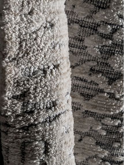 Alfombra-blanca-gris-pelo-corto-KAILA-SILVER-Mihran-01