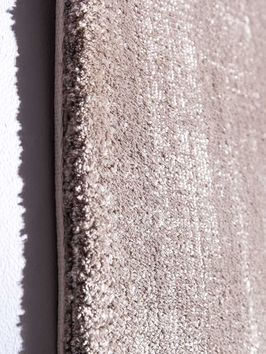 Mihran-Alfombra-SilkyDistressedPearlGrey120x130-Unicas-3