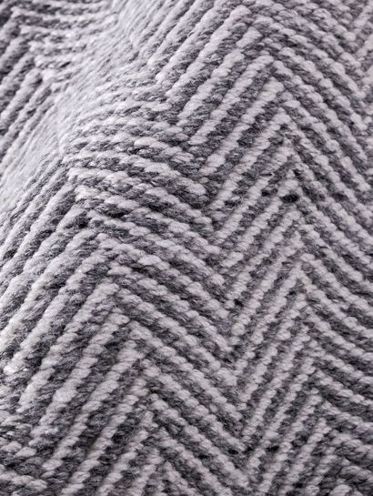 Mihran-Lavable-Grey-ZigZag-03