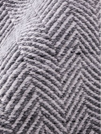 Mihran-Lavable-Grey-ZigZag-03