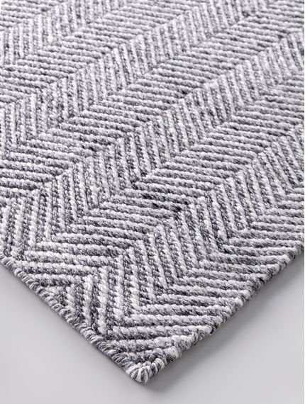 Mihran-Lavable-Grey-ZigZag-3