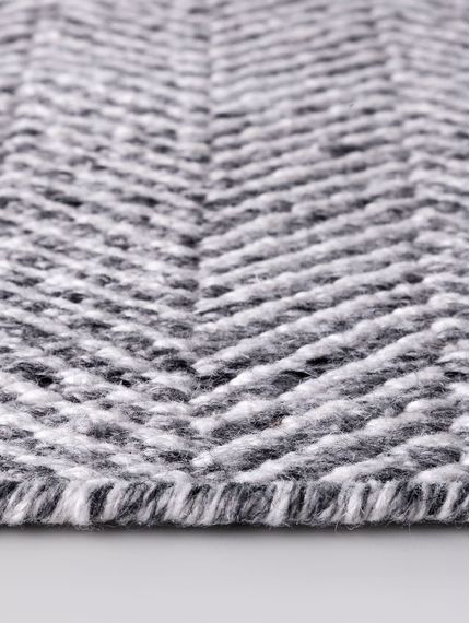 Mihran-Lavable-Grey-ZigZag-4