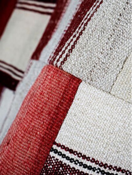 1755086314350-1619808275937_100023_MIHRAN_Alfombras_1.jpg_300x300resized.jpg-300x300resized